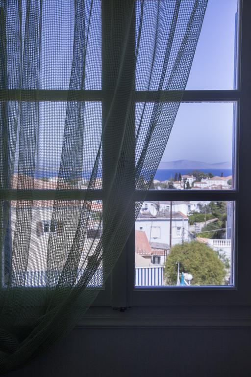 Bay'S Aparthotel Spetses Town Exterior photo